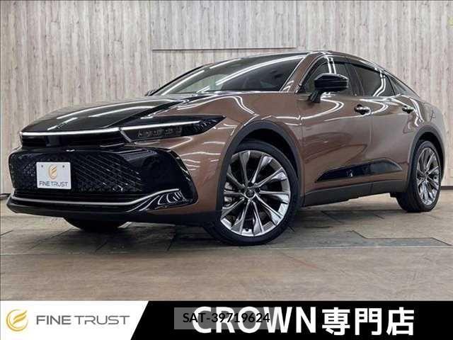 Toyota Crown Crossover 2023-03 7615767-0