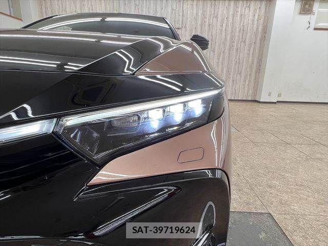 Toyota Crown Crossover 2023-03 7615767-10