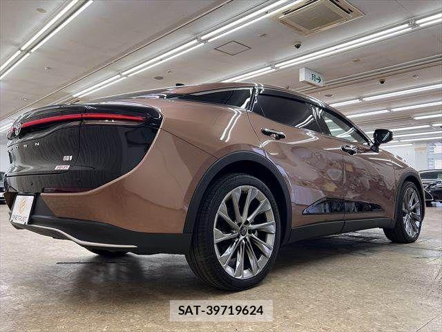 Toyota Crown Crossover 2023-03 7615767-16