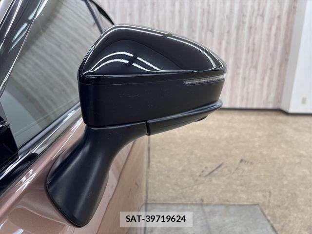 Toyota Crown Crossover 2023-03 7615767-21