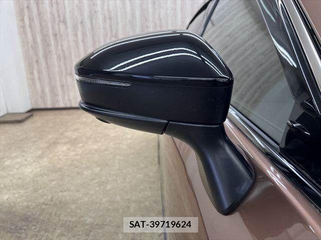 Toyota Crown Crossover 2023-03 7615767-22