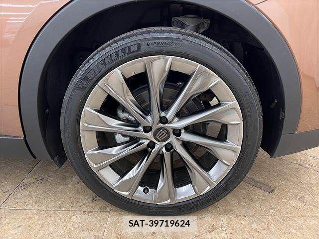 Toyota Crown Crossover 2023-03 7615767-24