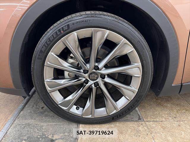 Toyota Crown Crossover 2023-03 7615767-25
