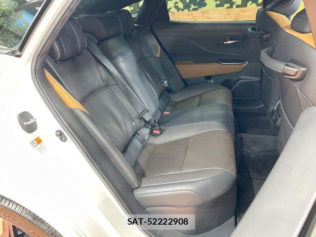 Toyota Crown Crossover 2023-09 7615750-9