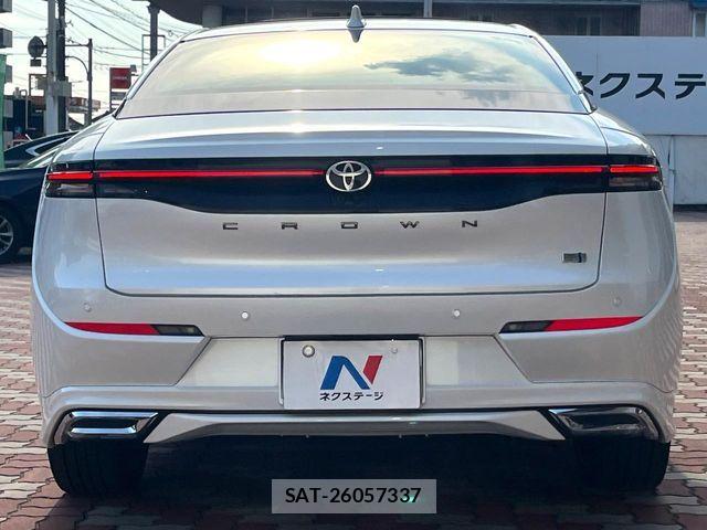 Toyota Crown Crossover 2023-02 7615757-14