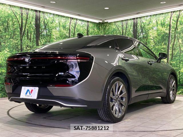 Toyota Crown Crossover 2023-04 7615764-15