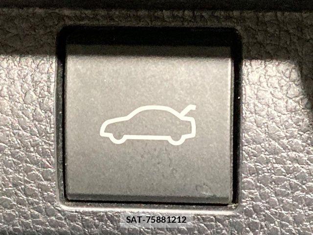 Toyota Crown Crossover 2023-04 7615764-6