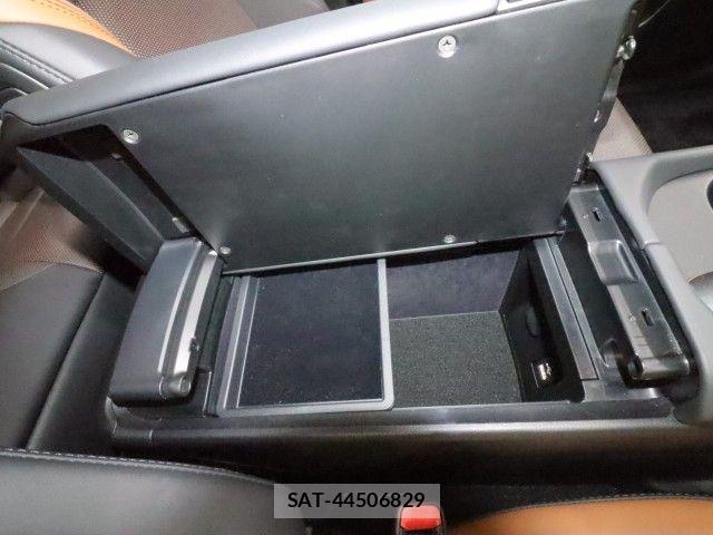 Toyota Crown Crossover 2024-02 7615758-21