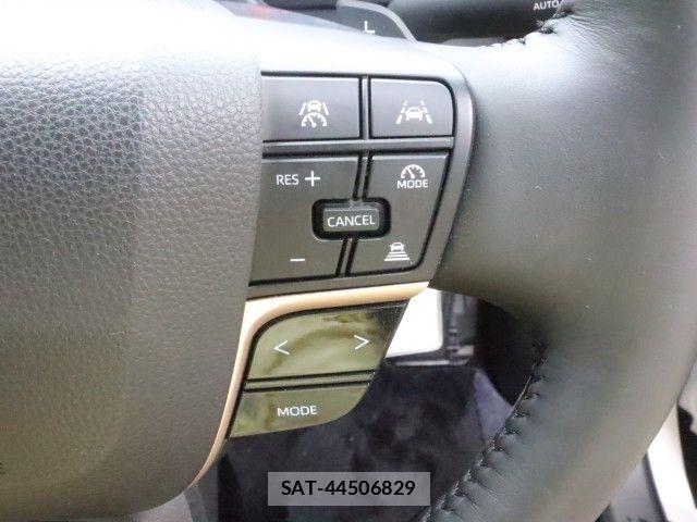 Toyota Crown Crossover 2024-02 7615758-23