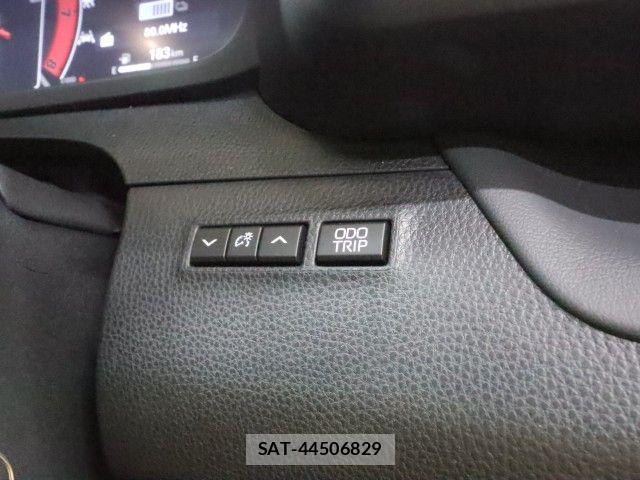 Toyota Crown Crossover 2024-02 7615758-24