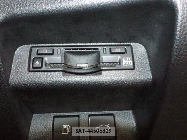 Toyota Crown Crossover 2024-02 7615758-25