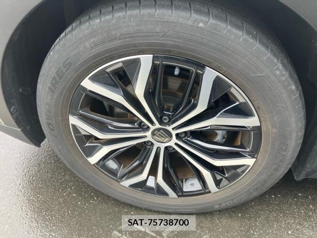 Toyota Crown Crossover 2024-01 7615766-21
