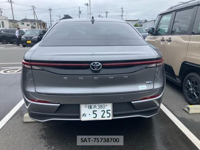 Toyota Crown Crossover 2024-01 7615766-5