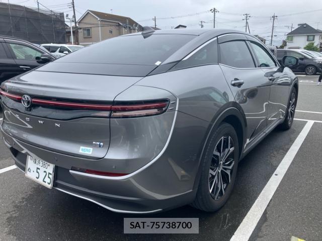 Toyota Crown Crossover 2024-01 7615766-6