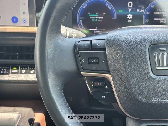 Toyota Crown Crossover 2023-07 7615763-13