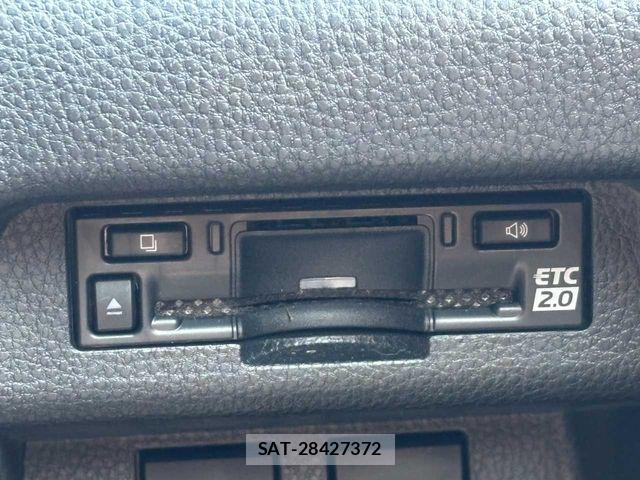 Toyota Crown Crossover 2023-07 7615763-15