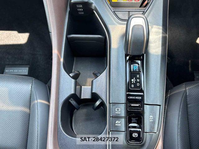 Toyota Crown Crossover 2023-07 7615763-18