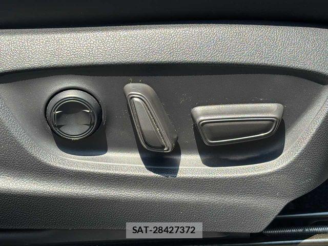 Toyota Crown Crossover 2023-07 7615763-28