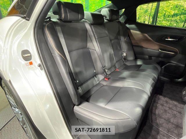 Toyota Crown Crossover 2023-04 7615762-8