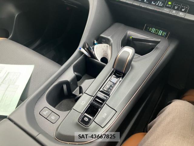 Toyota Crown Crossover 2023-03 7615765-19