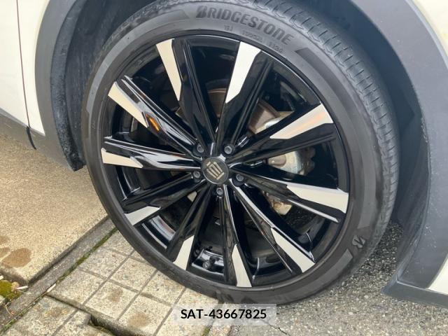 Toyota Crown Crossover 2023-03 7615765-5