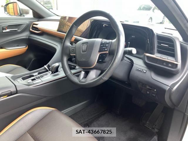Toyota Crown Crossover 2023-03 7615765-7