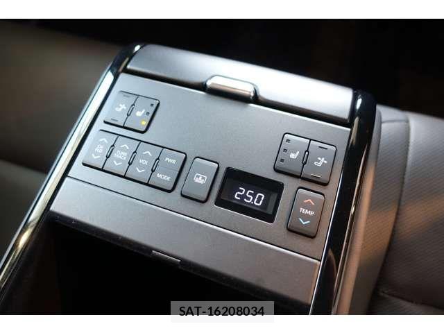 Toyota Crown Crossover 2022-12 7615759-2