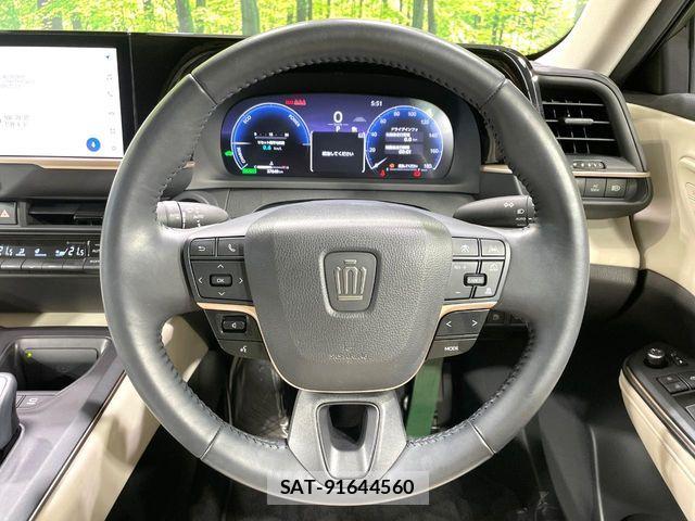 Toyota Crown Crossover 2023-10 7615760-10