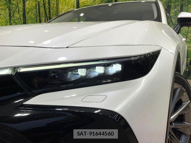 Toyota Crown Crossover 2023-10 7615760-11