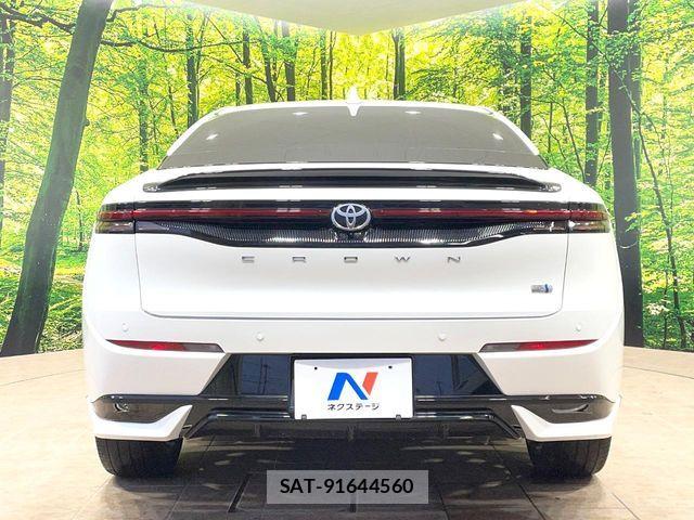 Toyota Crown Crossover 2023-10 7615760-14