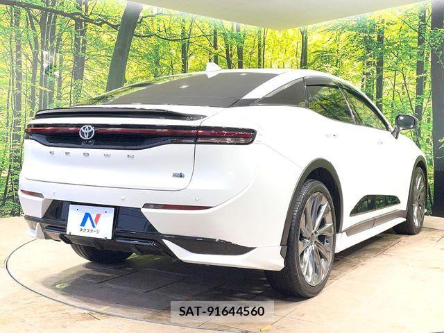 Toyota Crown Crossover 2023-10 7615760-16