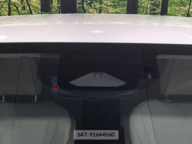 Toyota Crown Crossover 2023-10 7615760-4