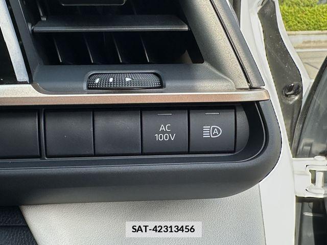 Toyota Crown Crossover 2025-02 7722129-11