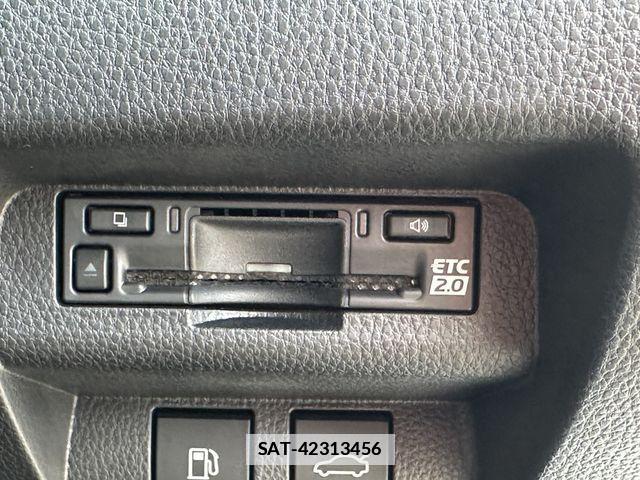 Toyota Crown Crossover 2025-02 7722129-12