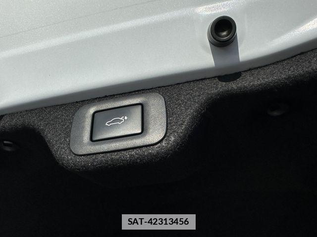 Toyota Crown Crossover 2025-02 7722129-16