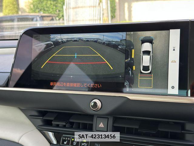 Toyota Crown Crossover 2025-02 7722129-3