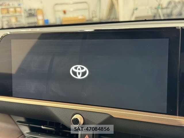 Toyota Crown Crossover 2022-10 7722127-2
