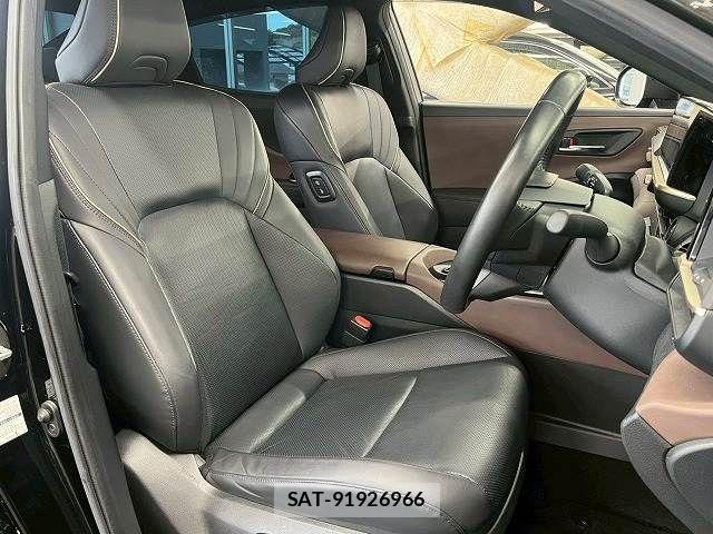 Toyota Crown Crossover 2022-11 7722131-3