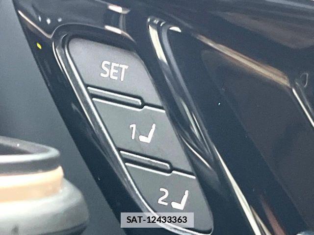 Toyota Crown Crossover 2023-08 7722125-10
