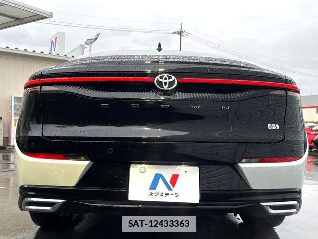 Toyota Crown Crossover 2023-08 7722125-18