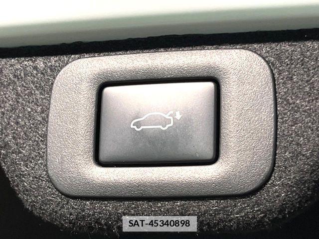 Toyota Crown Crossover 2023-10 7722126-9