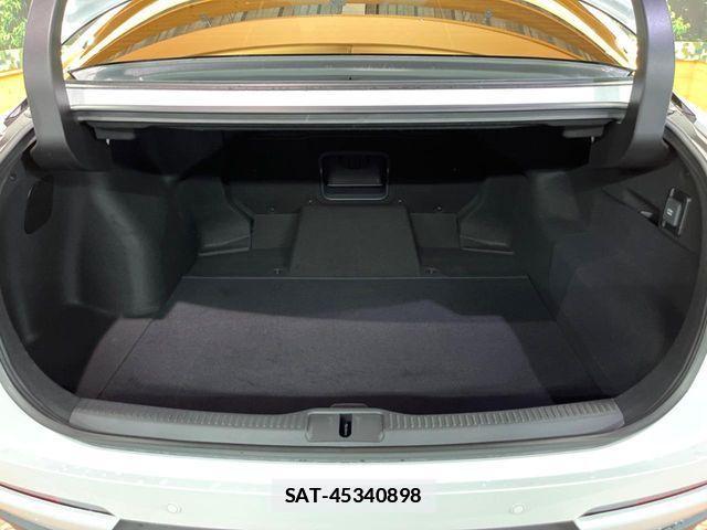 Toyota Crown Crossover 2023-10 7722126-12