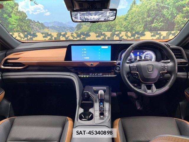 Toyota Crown Crossover 2023-10 7722126-1