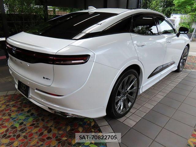 Toyota Crown Crossover 2025-05 7783764-12