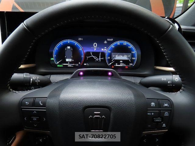 Toyota Crown Crossover 2025-05 7783764-18