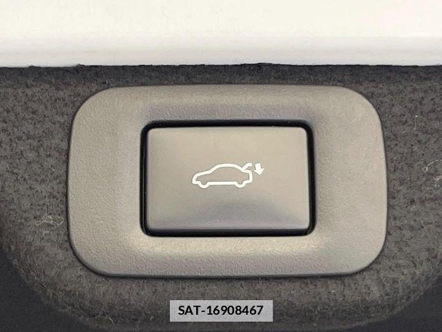Toyota Crown Crossover 2022-12 7783754-10