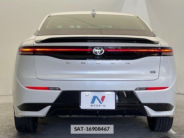 Toyota Crown Crossover 2022-12 7783754-17