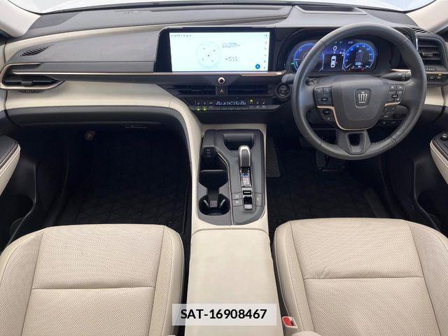 Toyota Crown Crossover 2022-12 7783754-1