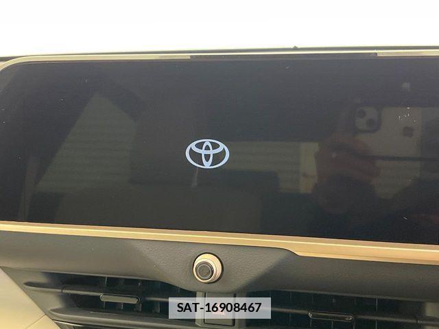 Toyota Crown Crossover 2022-12 7783754-4