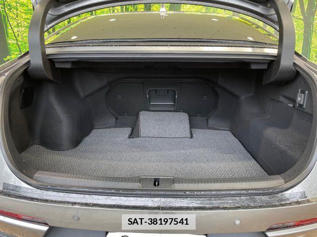 Toyota Crown Crossover 2023-06 7783752-9